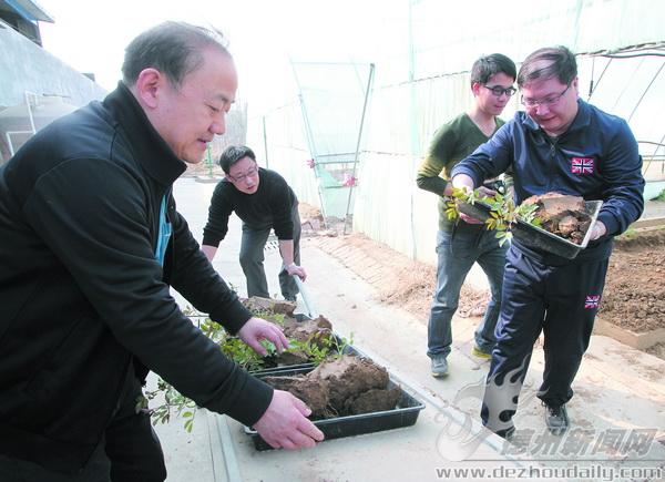 學員們在有條不紊地勞動